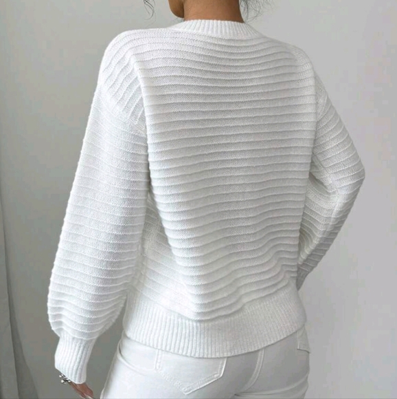 Casual Colorblock Heart Design Pullover Sweater For Autumn/Winter - Picture 2 of 4